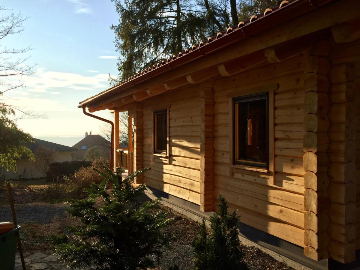 Blockhaus Chalet Mit Beheizbarem Badefass Und Infrarotsauna Auf Der Terrasse Oberschützen Extérieur photo