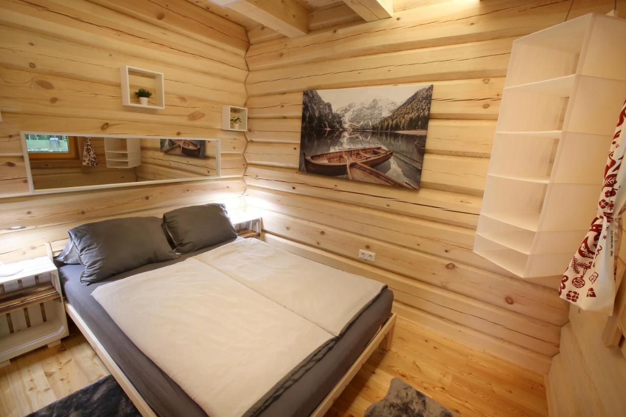 Blockhaus Chalet Mit Beheizbarem Badefass Und Infrarotsauna Auf Der Terrasse Oberschützen Extérieur photo